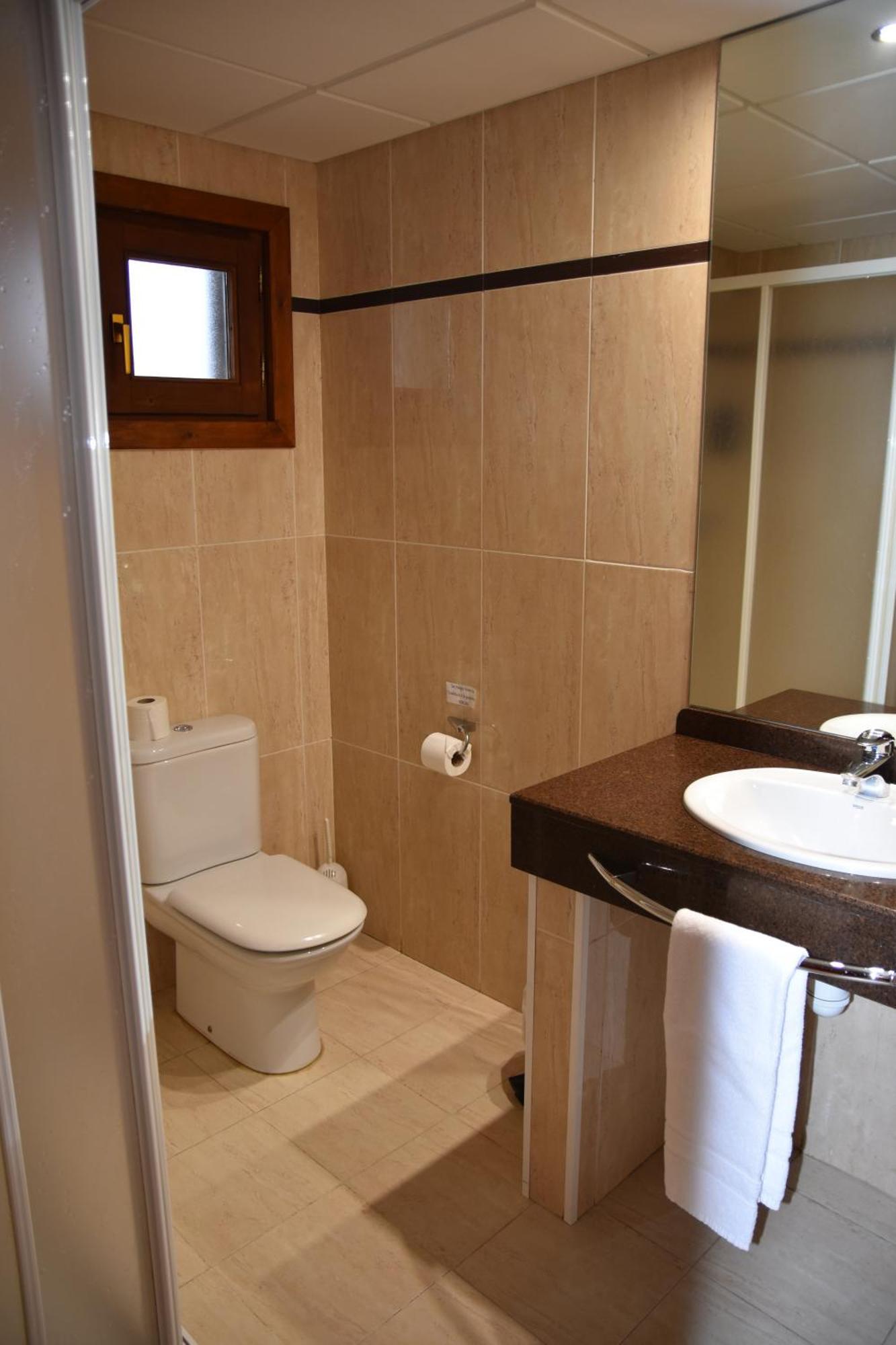 Aparthotel Tres Caminos El Grado Luaran gambar