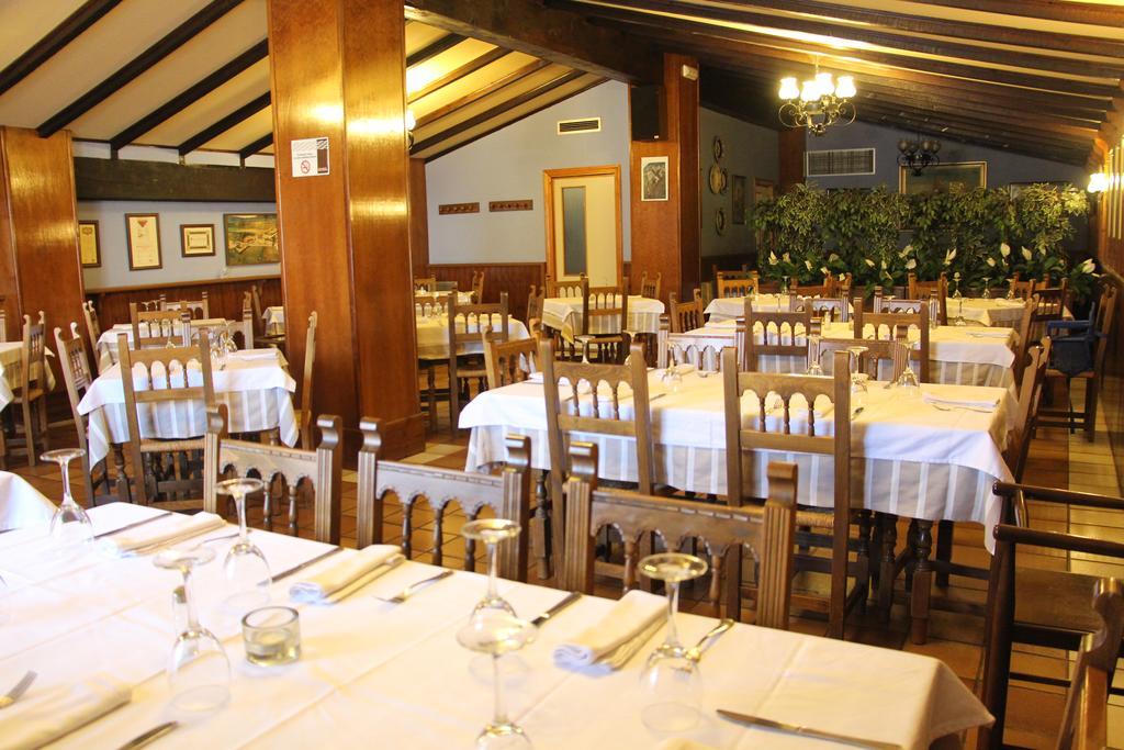 Aparthotel Tres Caminos El Grado Luaran gambar